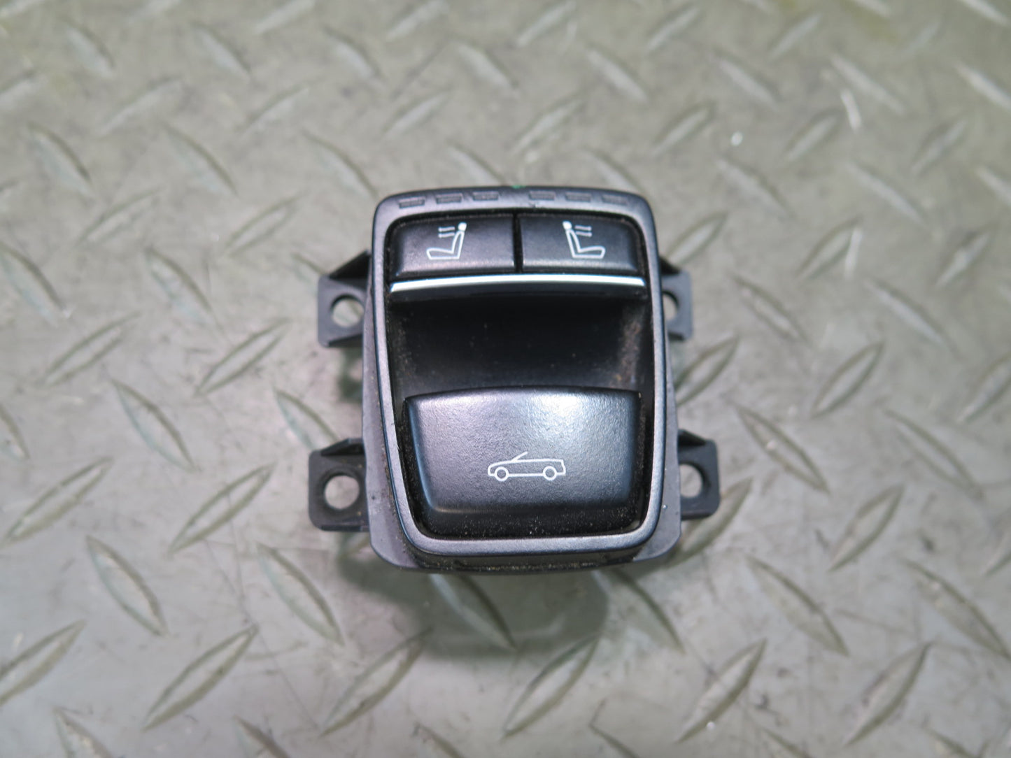 15-20 BMW F33 F83 M4 Convertible TOP Headrest Heater Switch 9388802