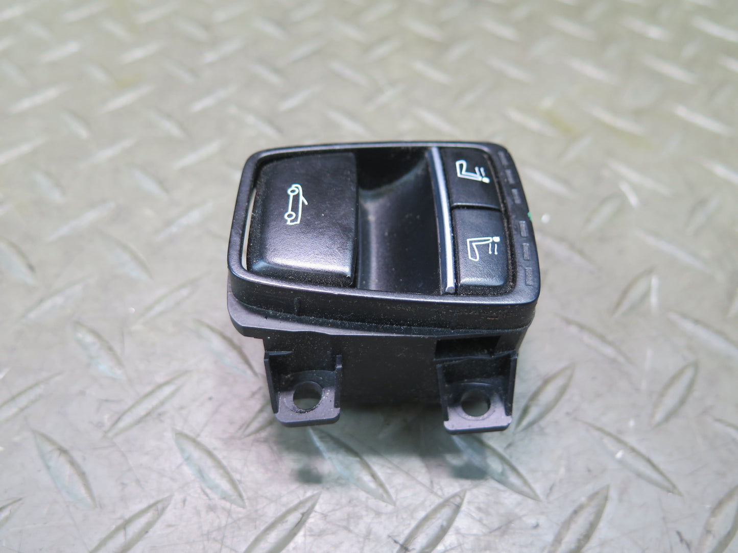 15-20 BMW F33 F83 M4 Convertible TOP Headrest Heater Switch 9388802