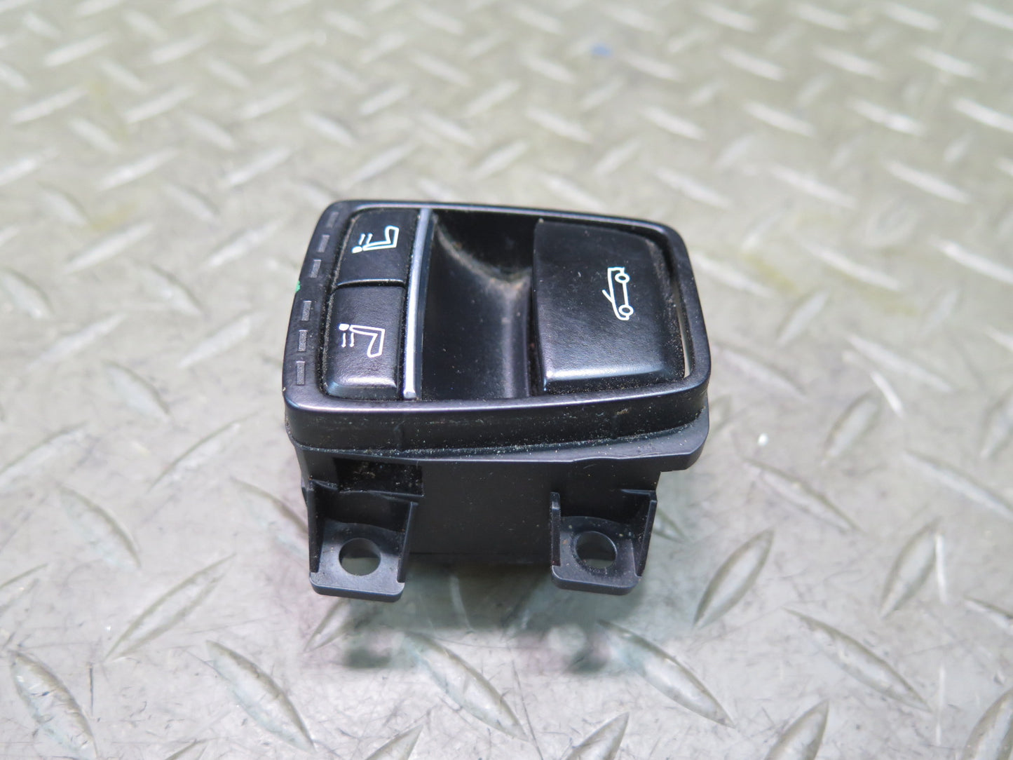 15-20 BMW F33 F83 M4 Convertible TOP Headrest Heater Switch 9388802