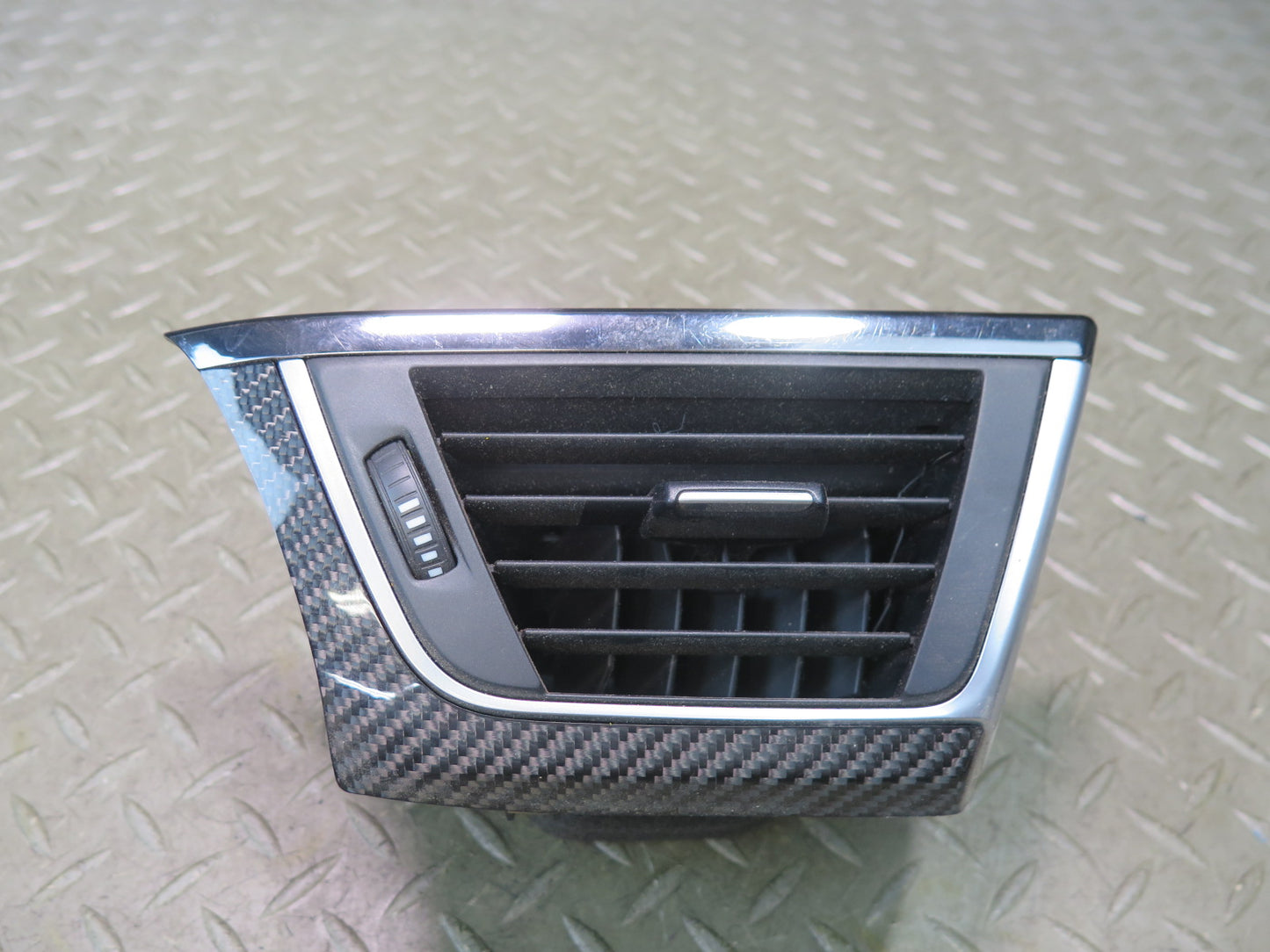 2015-2020 BMW F82 F83 M4 Left Driver A/C Air Vent Dash Grille Carbon Fiber