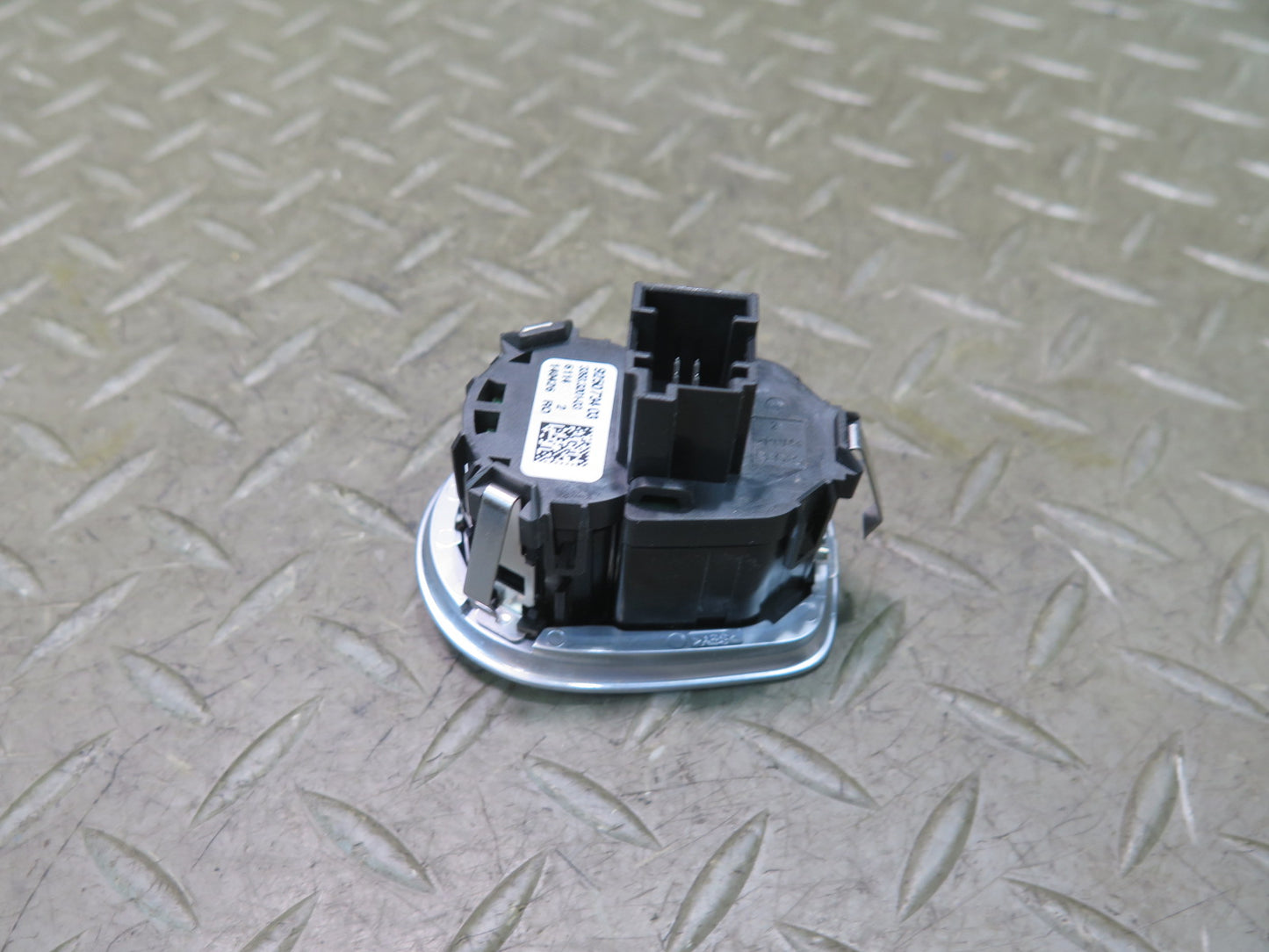 2015-2020 BMW F32 F33 F82 F83 M4 Engine Start Stop Button Switch 9250734