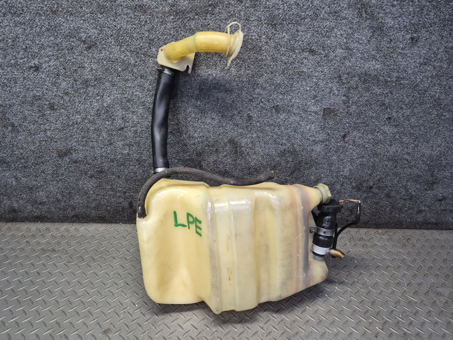 1978-1986 Porsche 928 S Windshield Washer Fluid Reservoir Bottle Tank W/ Pump