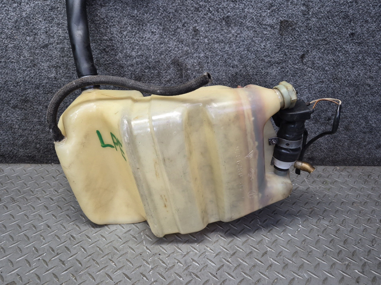 1978-1986 Porsche 928 S Windshield Washer Fluid Reservoir Bottle Tank W/ Pump
