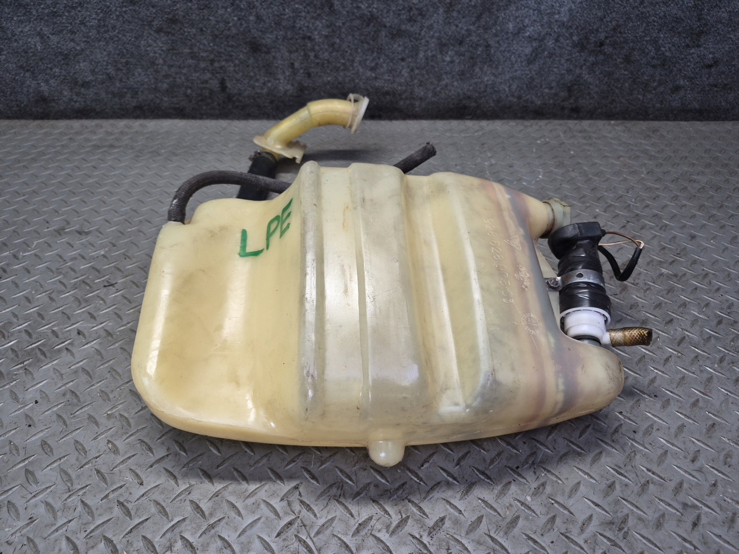 1978-1986 Porsche 928 S Windshield Washer Fluid Reservoir Bottle Tank W/ Pump