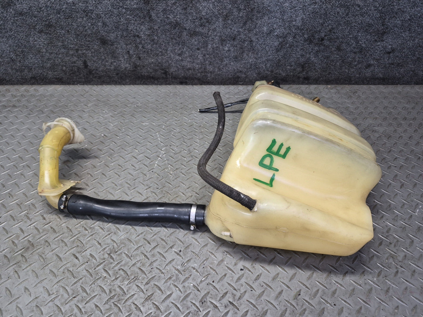 1978-1986 Porsche 928 S Windshield Washer Fluid Reservoir Bottle Tank W/ Pump