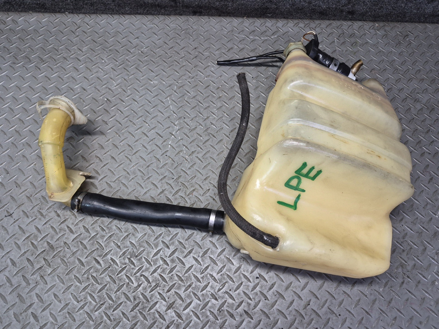 1978-1986 Porsche 928 S Windshield Washer Fluid Reservoir Bottle Tank W/ Pump