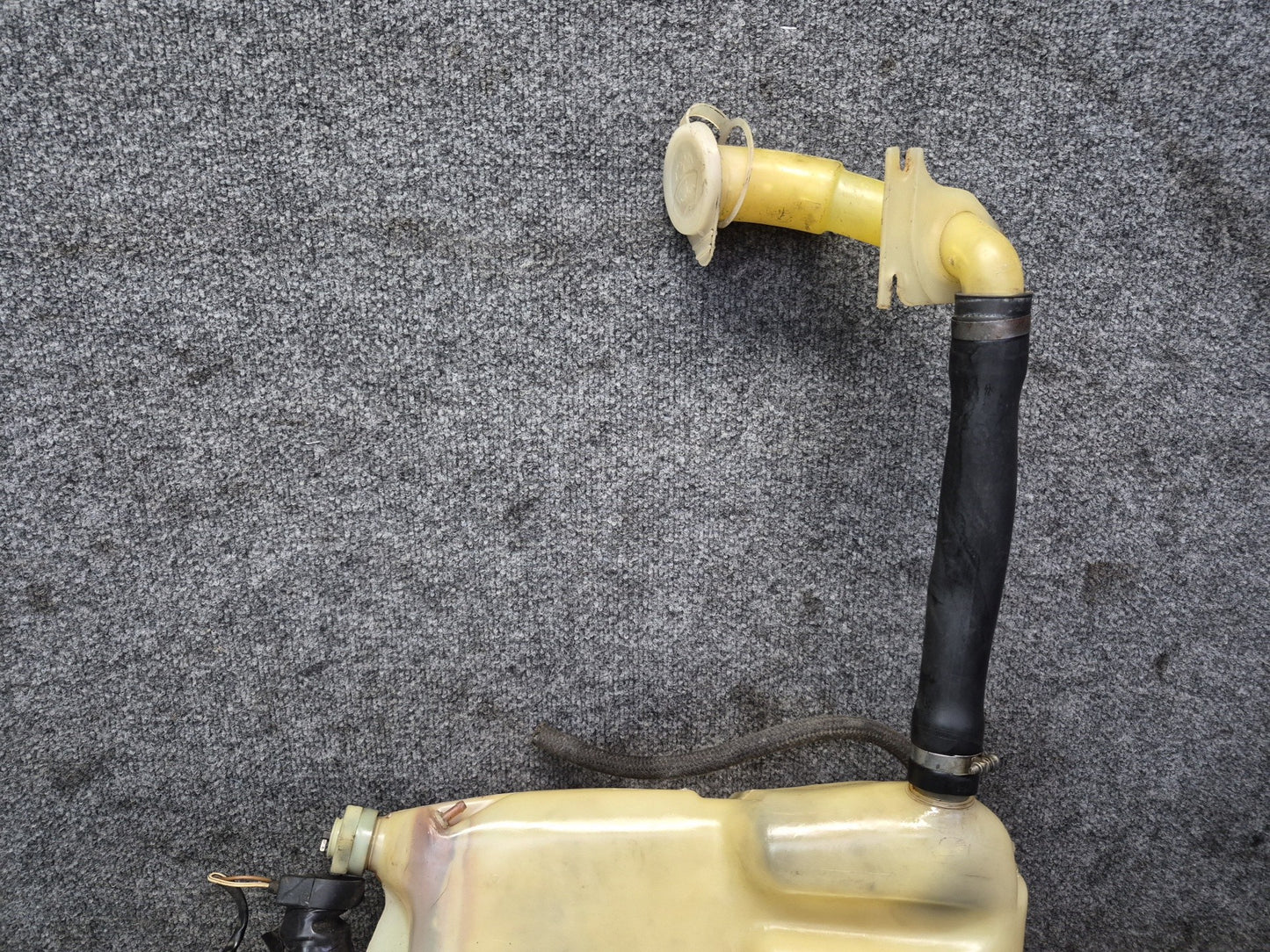 1978-1986 Porsche 928 S Windshield Washer Fluid Reservoir Bottle Tank W/ Pump