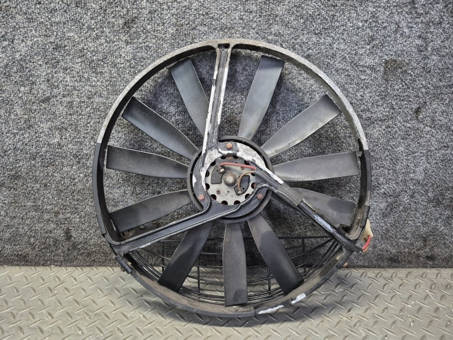 1984-1986 Porsche 928 S A/C Air Condition Condenser Cooling Fan Blade