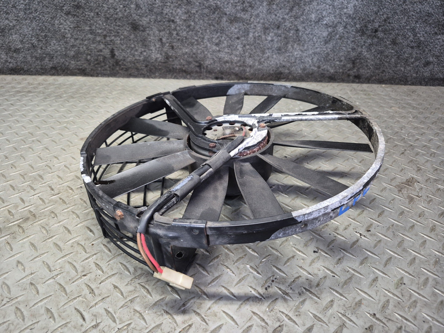1984-1986 Porsche 928 S A/C Air Condition Condenser Cooling Fan Blade