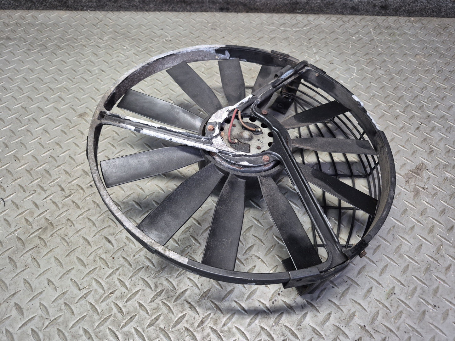 1984-1986 Porsche 928 S A/C Air Condition Condenser Cooling Fan Blade