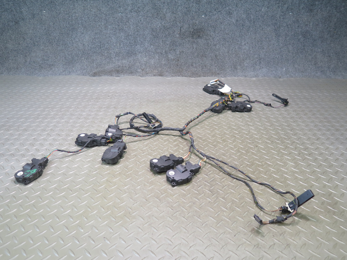 2015-2020 BMW F80 F82 F83 M3 M4 A/C Heater Flap Actuator Motor Wiring Set