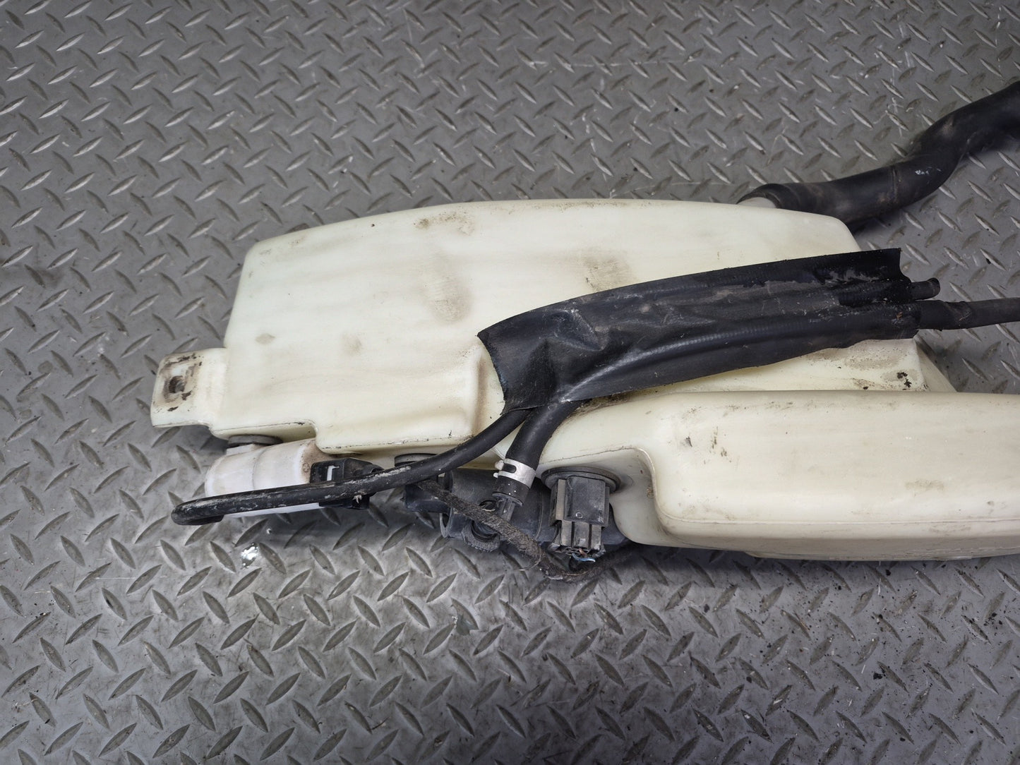 03-10 Bentley Continental GT Windshield Washer Fluid Reservoir Tank w Pump