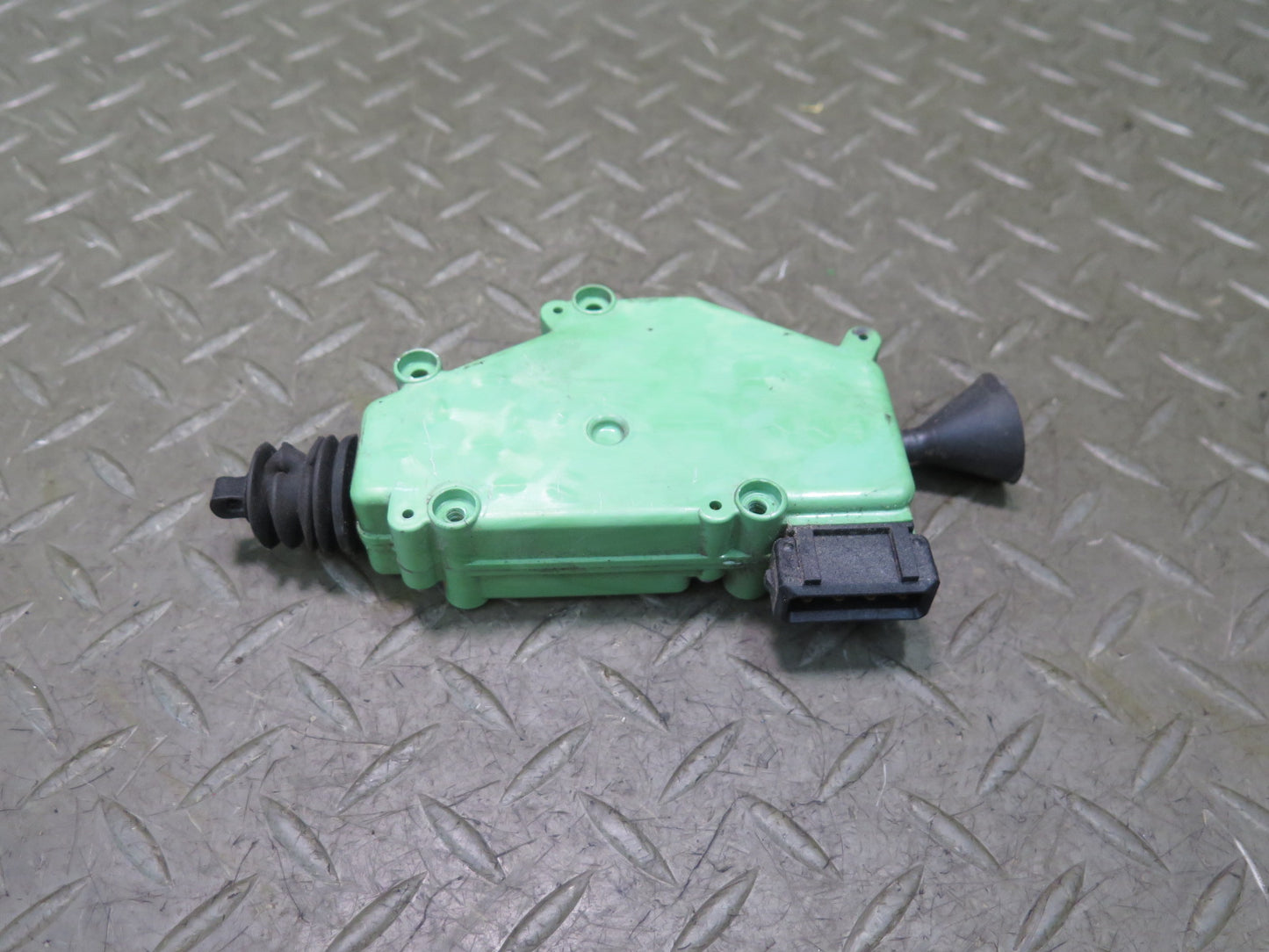 97-03 VW Eurovan T4 Door Lock Central Locking Motor Actuator 7D0959781A OEM