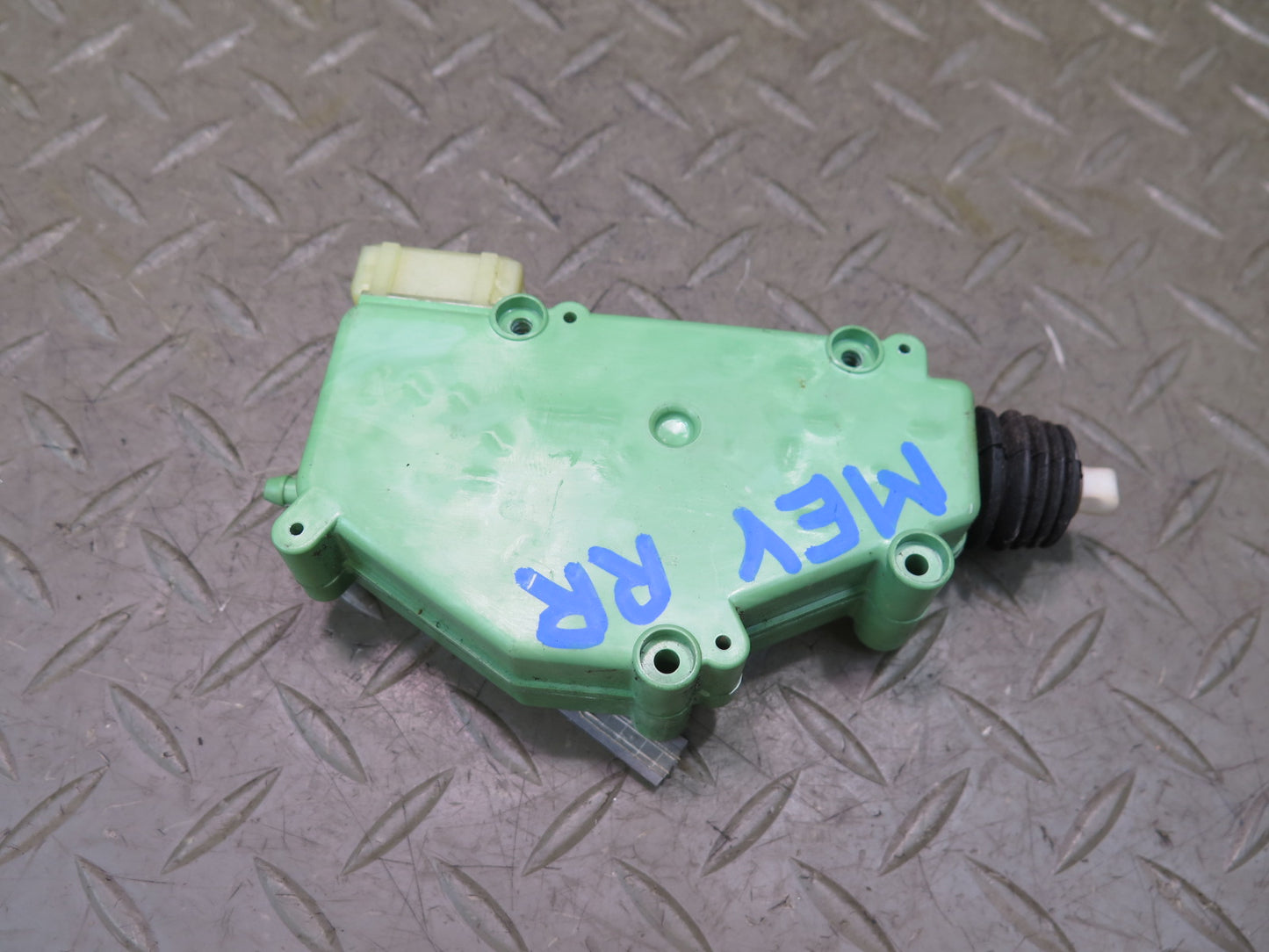 97-03 VW Eurovan T4 Rear Door Lock Central Locking Motor Actuator 701959783 OEM
