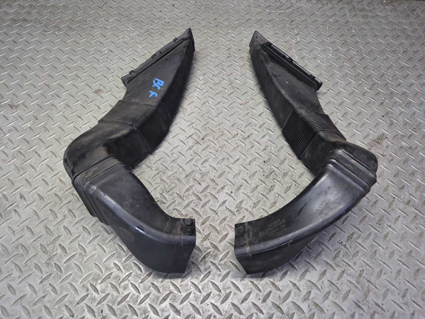 03-10 Bentley Continental GT Left & Right Air Intake Hose Pipe Line Set of 2