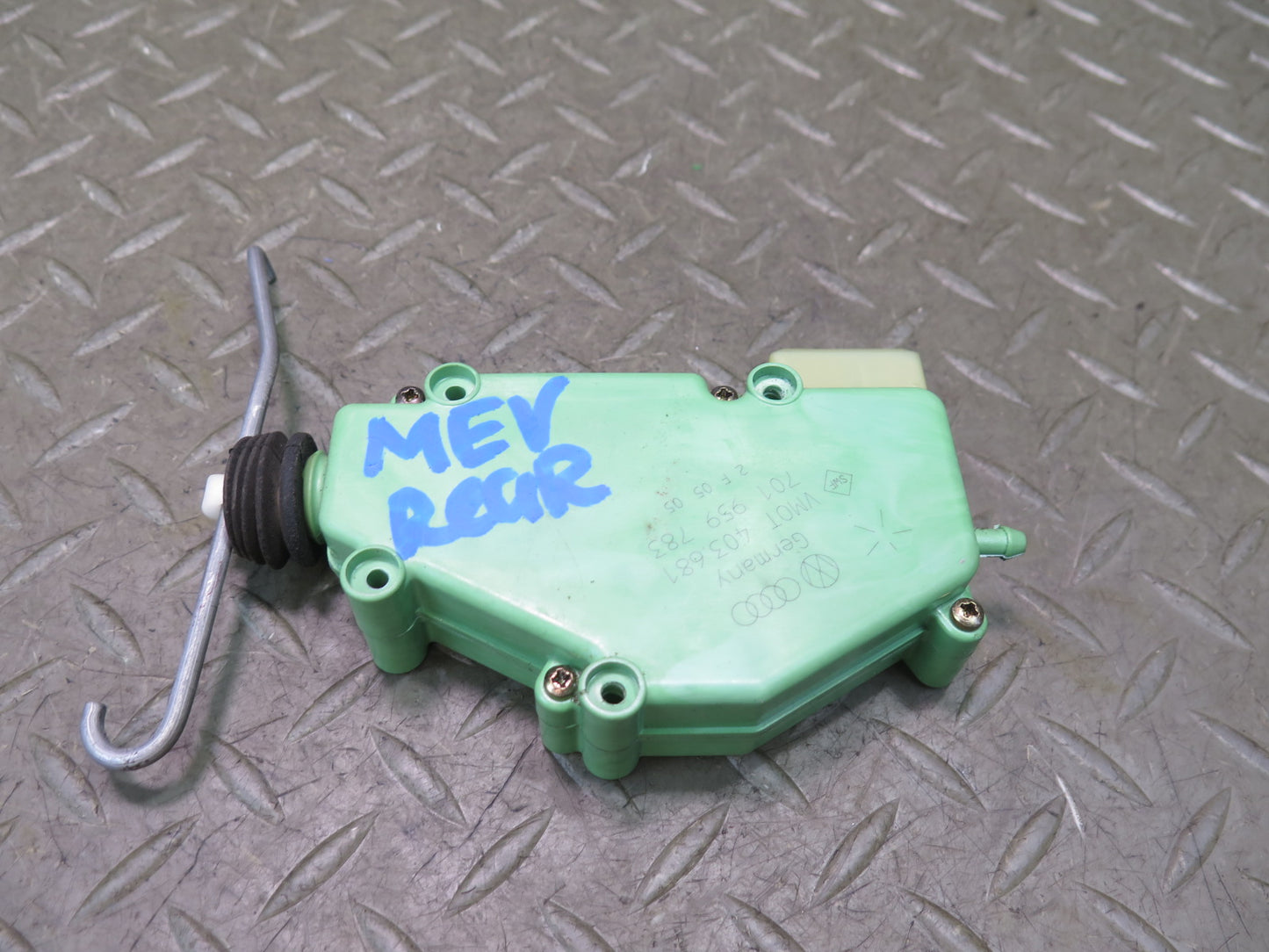 97-03 VW Eurovan T4 Rear Door Lock Central Locking Motor Actuator 701959783 OEM