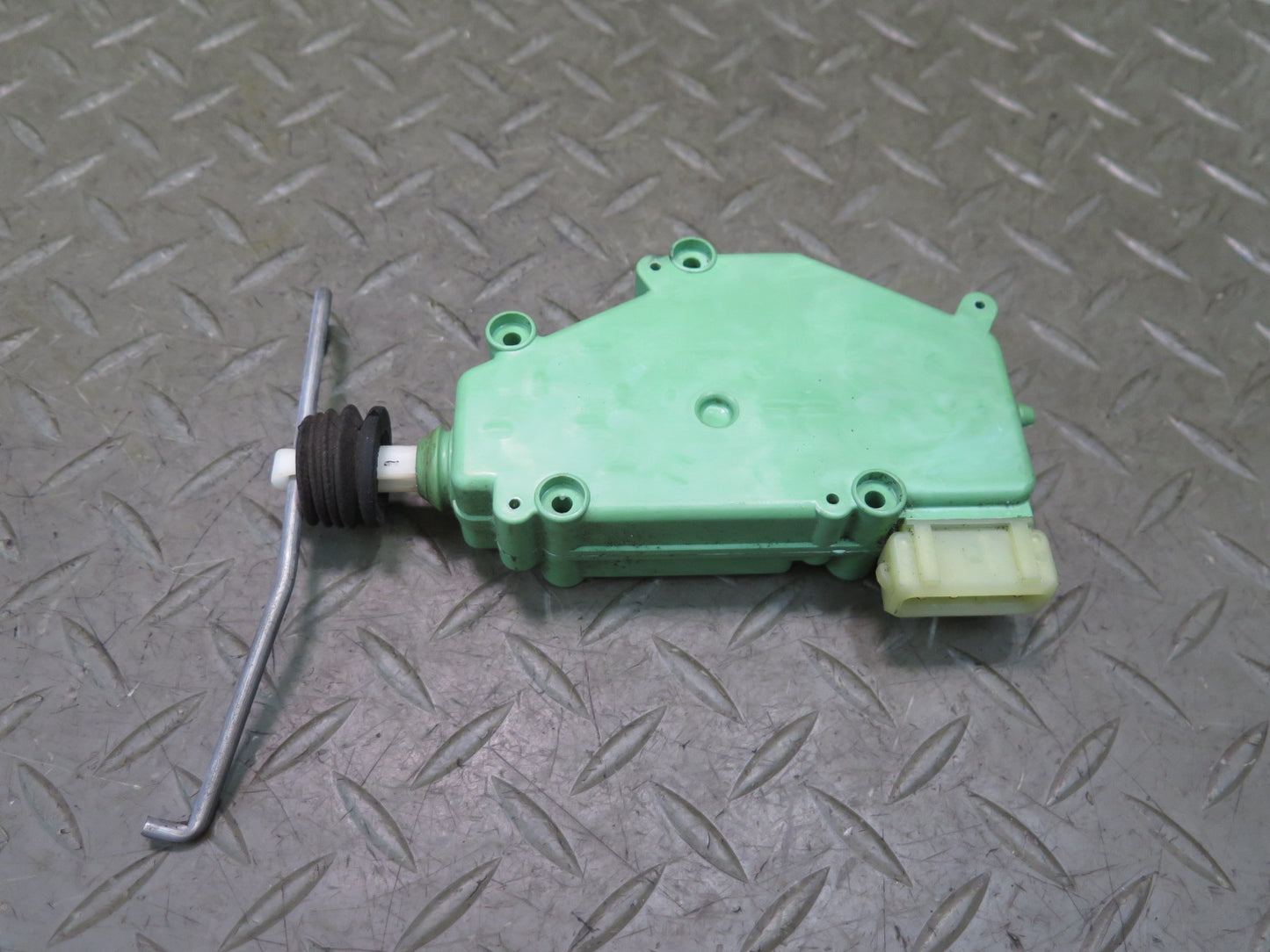 97-03 VW Eurovan T4 Rear Door Lock Central Locking Motor Actuator 701959783 OEM