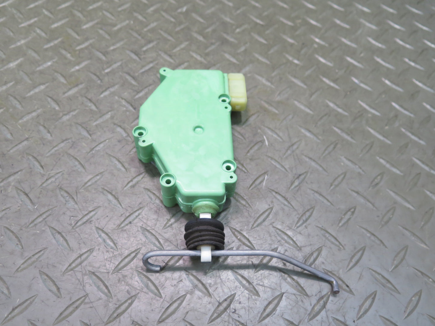 97-03 VW Eurovan T4 Rear Door Lock Central Locking Motor Actuator 701959783 OEM