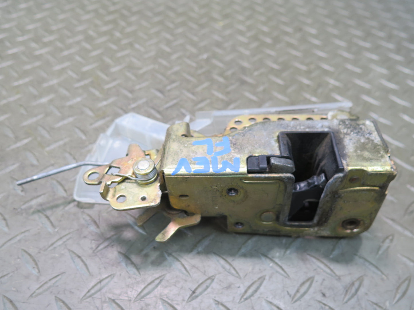 97-03 VW Eurovan T4 Front Left Driver Door Lock Latch 701837015D OEM
