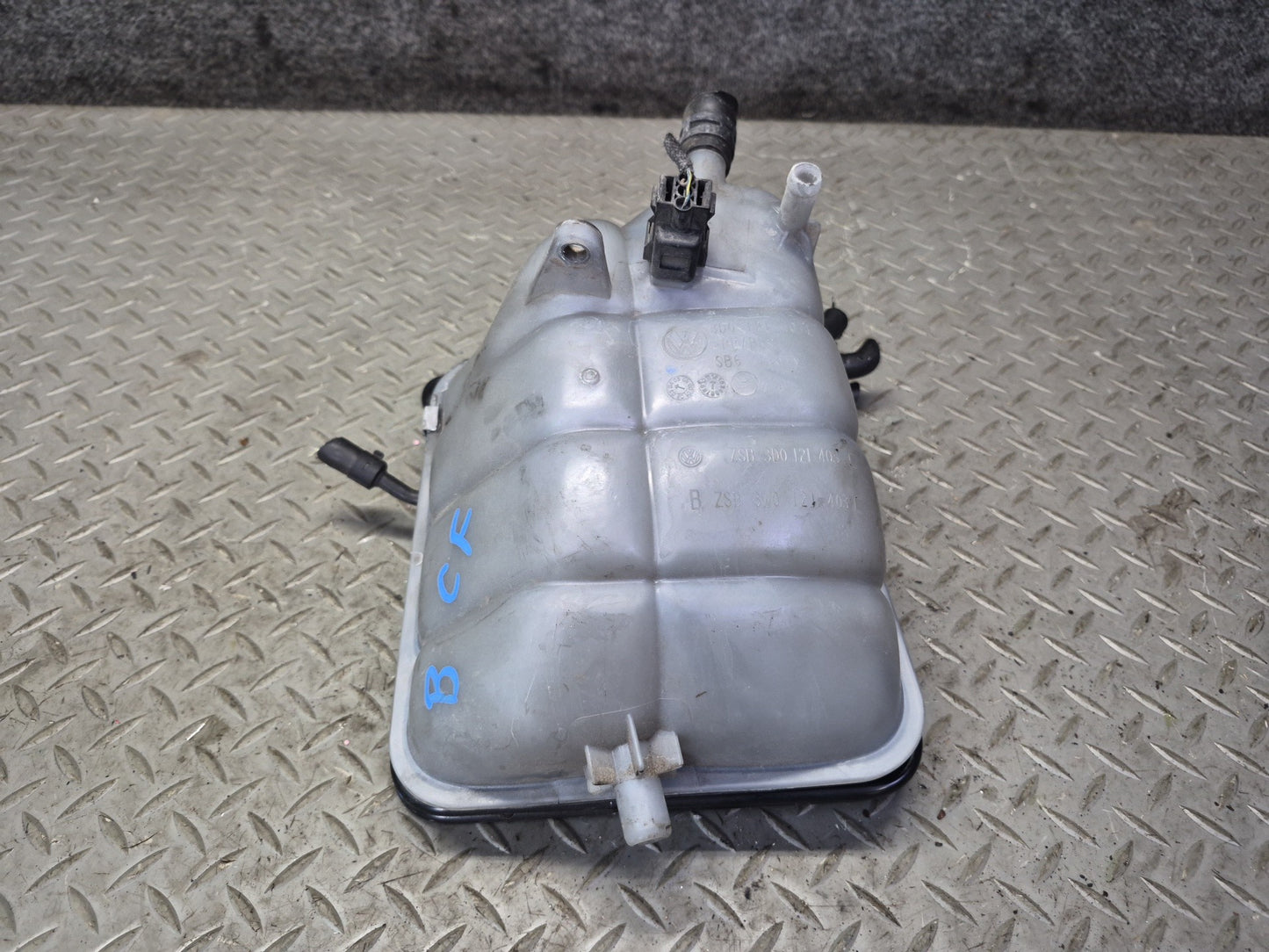 03-10 Bentley Continental GT Engine Coolant Expansion Overflow Tank 3D0121407E