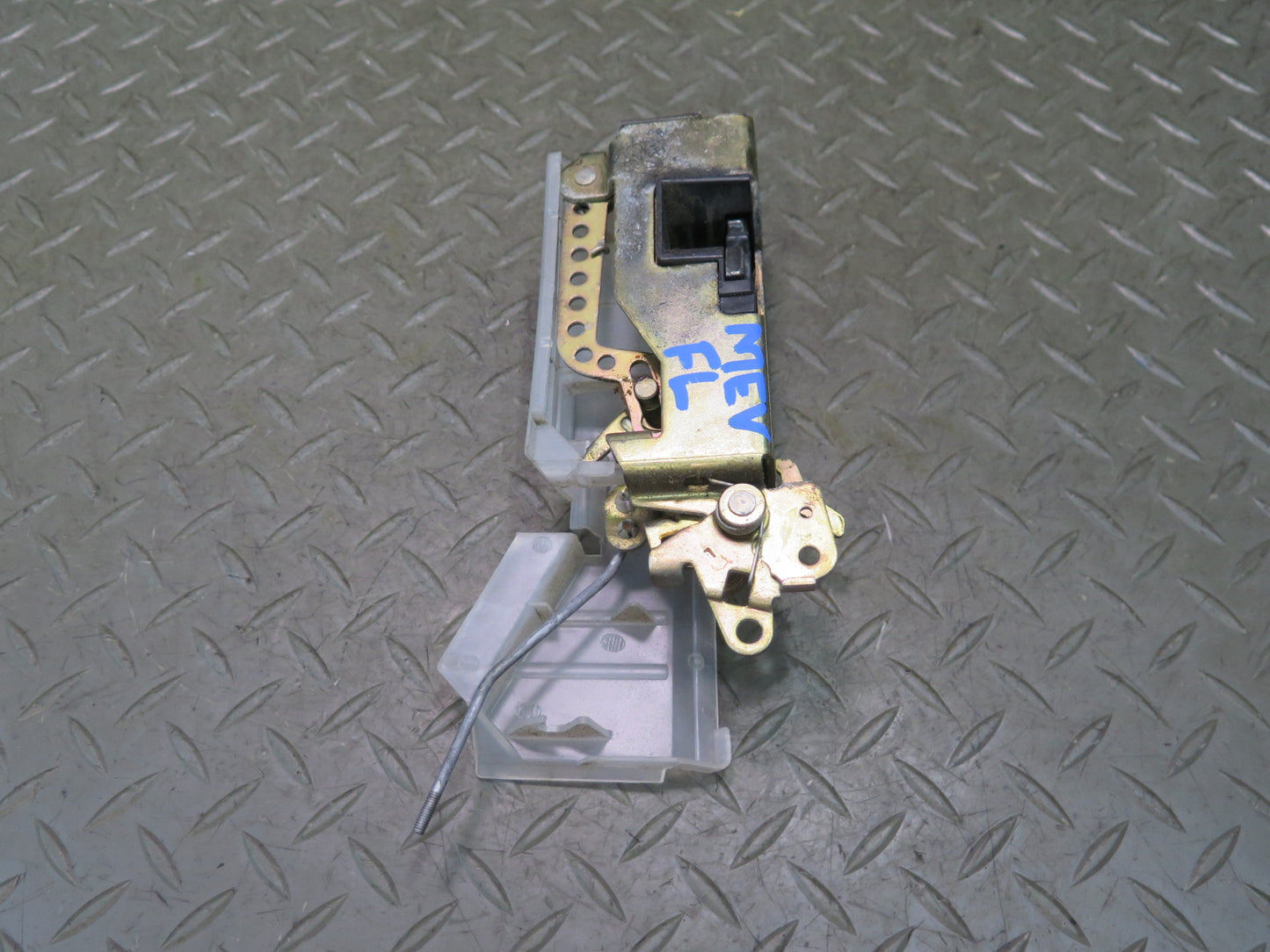 97-03 VW Eurovan T4 Front Left Driver Door Lock Latch 701837015D OEM