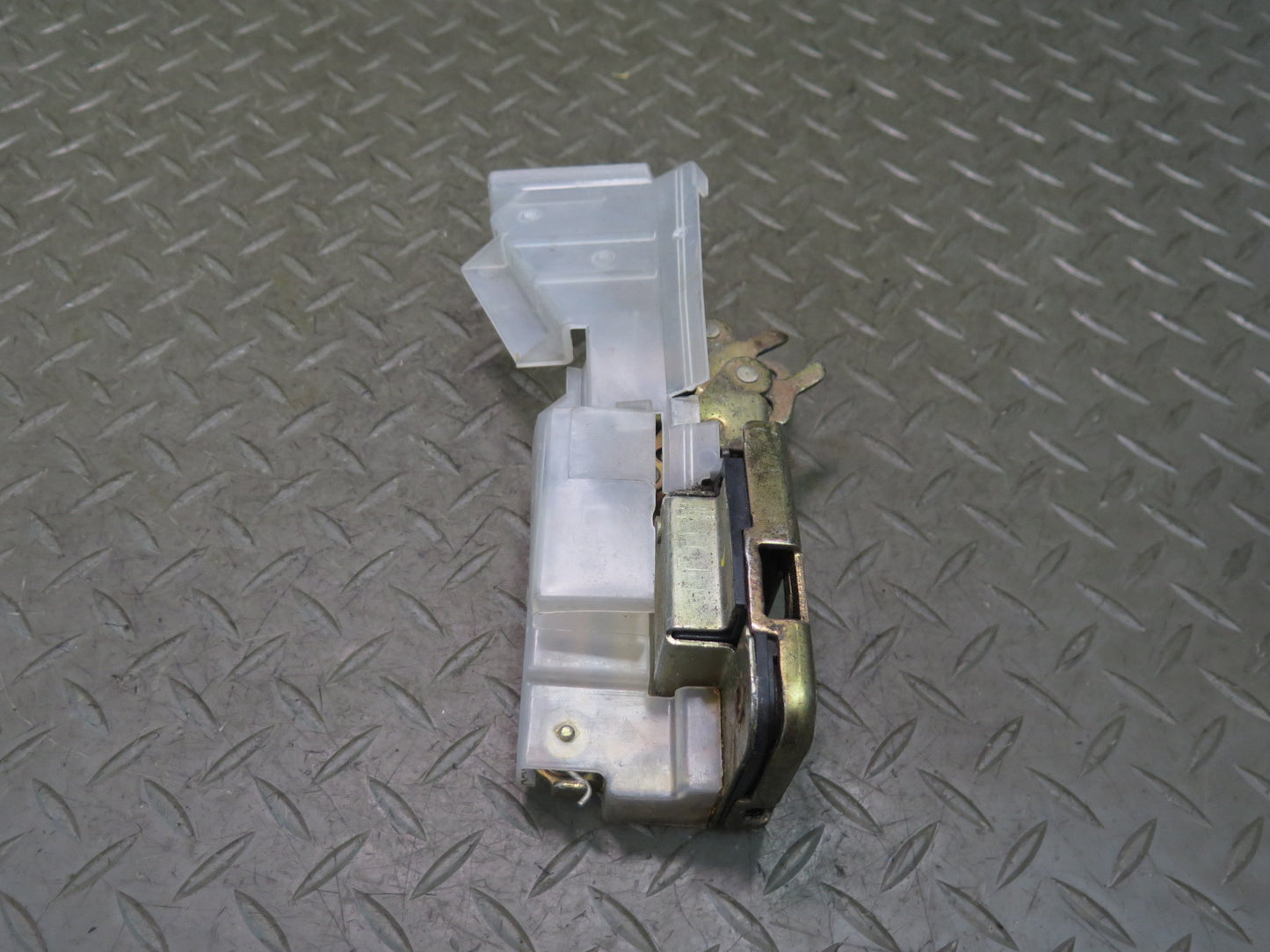 97-03 VW Eurovan T4 Front Left Driver Door Lock Latch 701837015D OEM