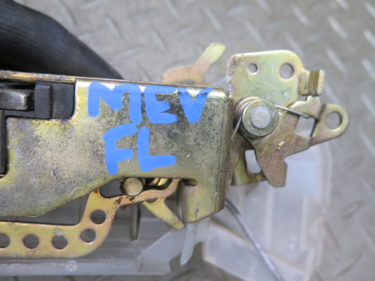 97-03 VW Eurovan T4 Front Left Driver Door Lock Latch 701837015D OEM
