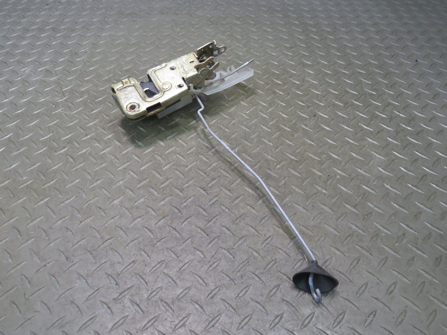 97-03 VW Eurovan T4 Front Right Door Lock Latch 701837016E OEM