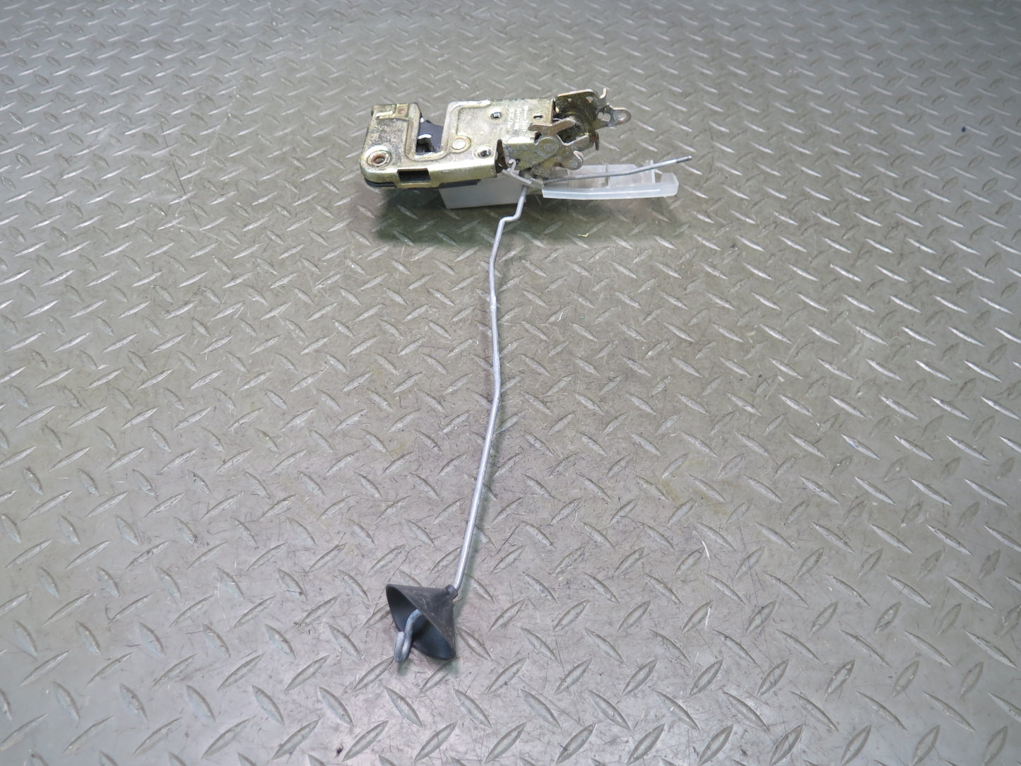 97-03 VW Eurovan T4 Front Right Door Lock Latch 701837016E OEM