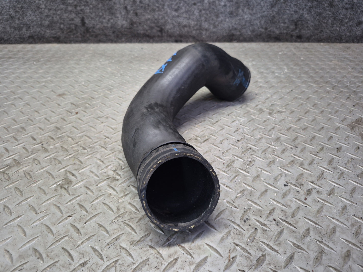 03-10 Bentley Continental GT Right Intercooler Hose Pipe Line 3W0145838D