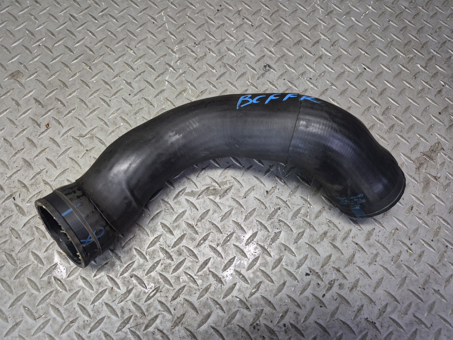 03-10 Bentley Continental GT Right Intercooler Hose Pipe Line 3W0145838D