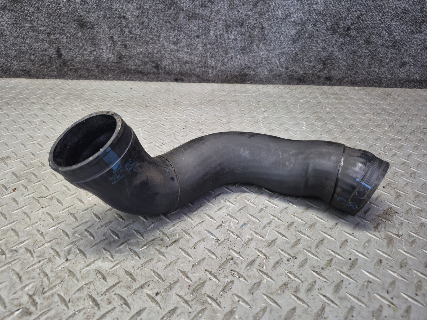 03-10 Bentley Continental GT Right Intercooler Hose Pipe Line 3W0145838D