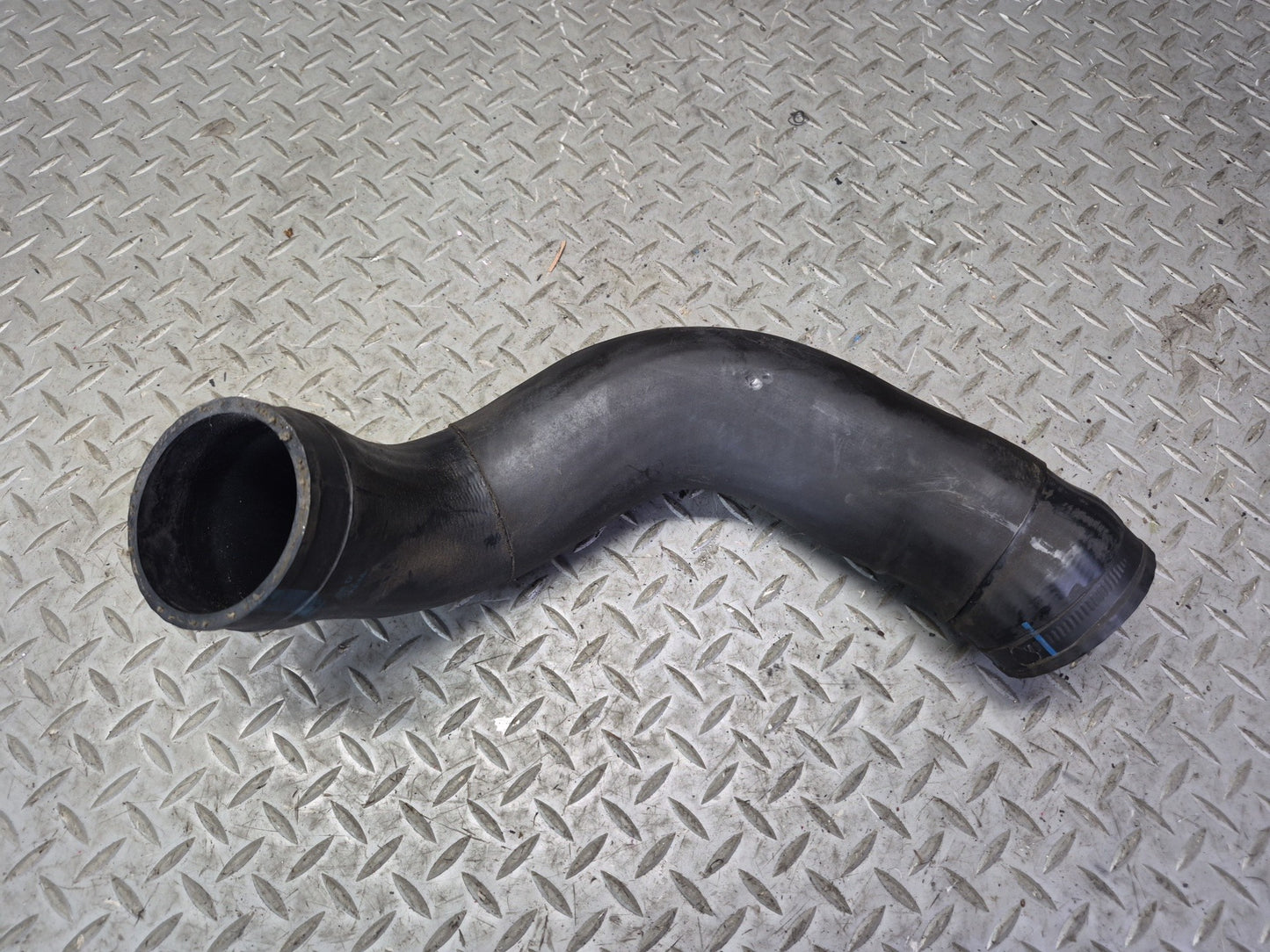 03-10 Bentley Continental GT Right Intercooler Hose Pipe Line 3W0145838D