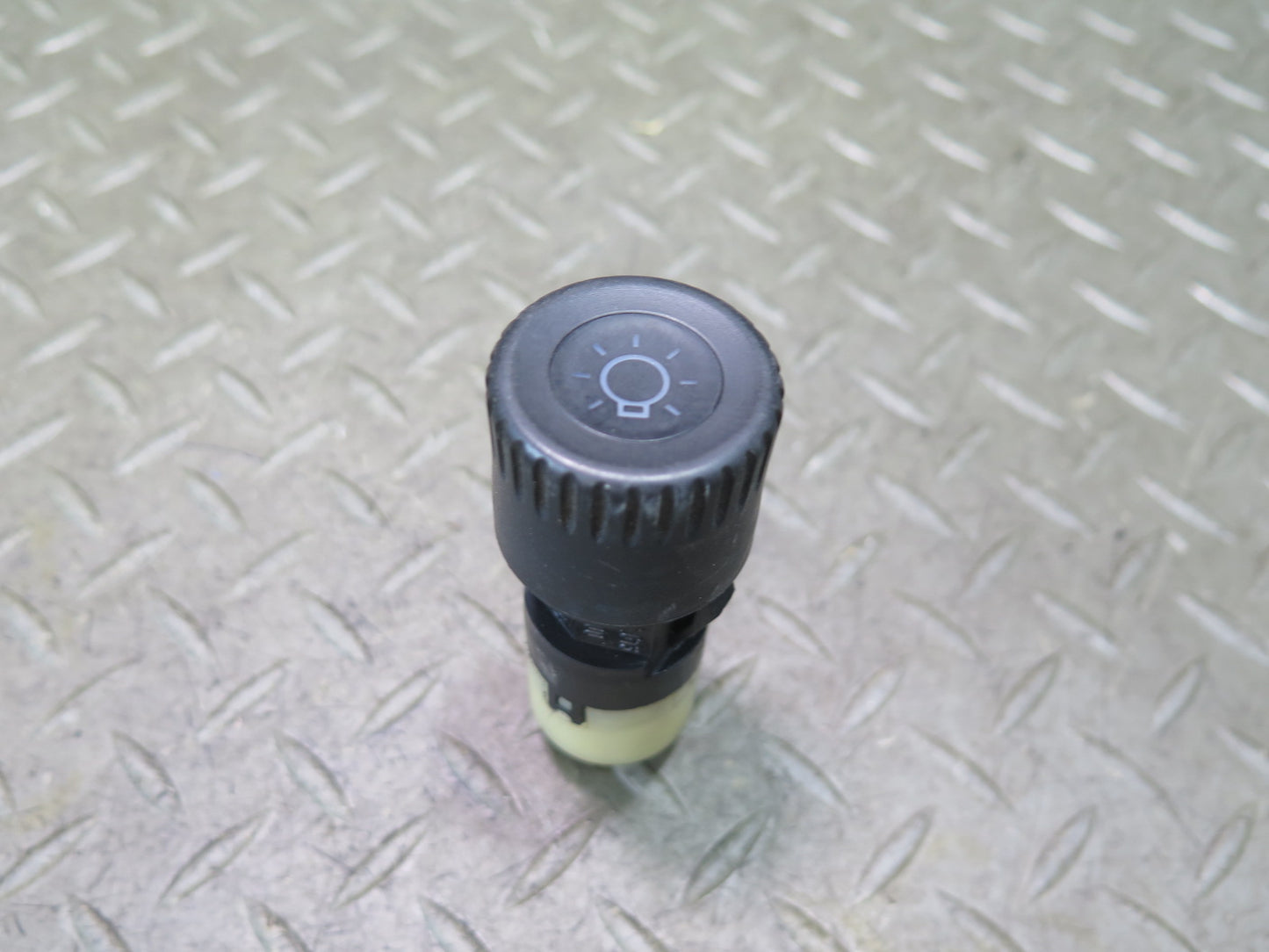 1985-1986 Porsche 928 Headlight Light Lamp Control Knob Switch 92861310300