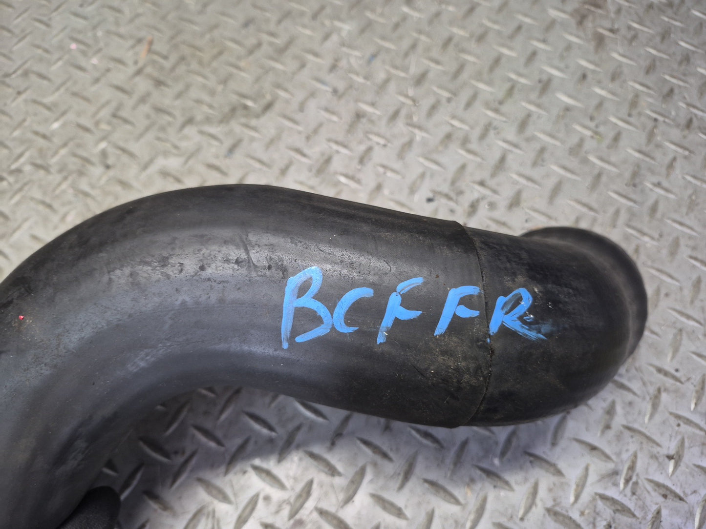 03-10 Bentley Continental GT Right Intercooler Hose Pipe Line 3W0145838D