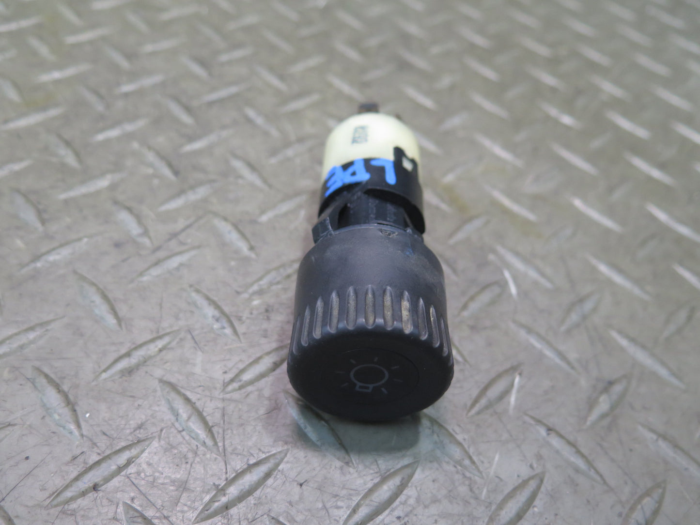 1985-1986 Porsche 928 Headlight Light Lamp Control Knob Switch 92861310300