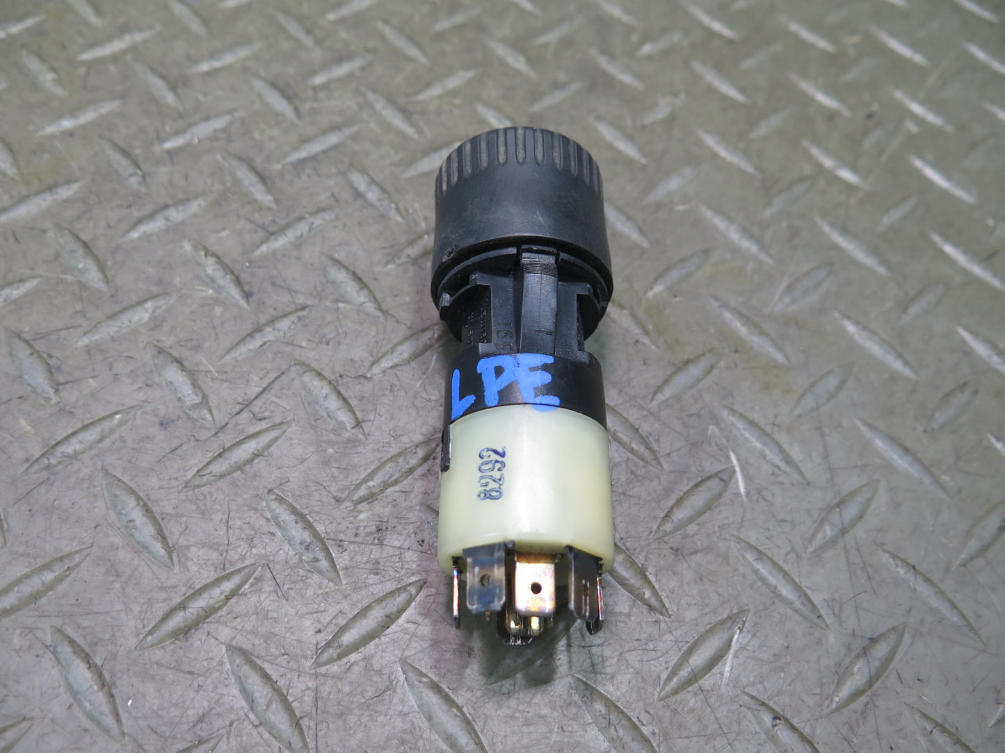 1985-1986 Porsche 928 Headlight Light Lamp Control Knob Switch 92861310300