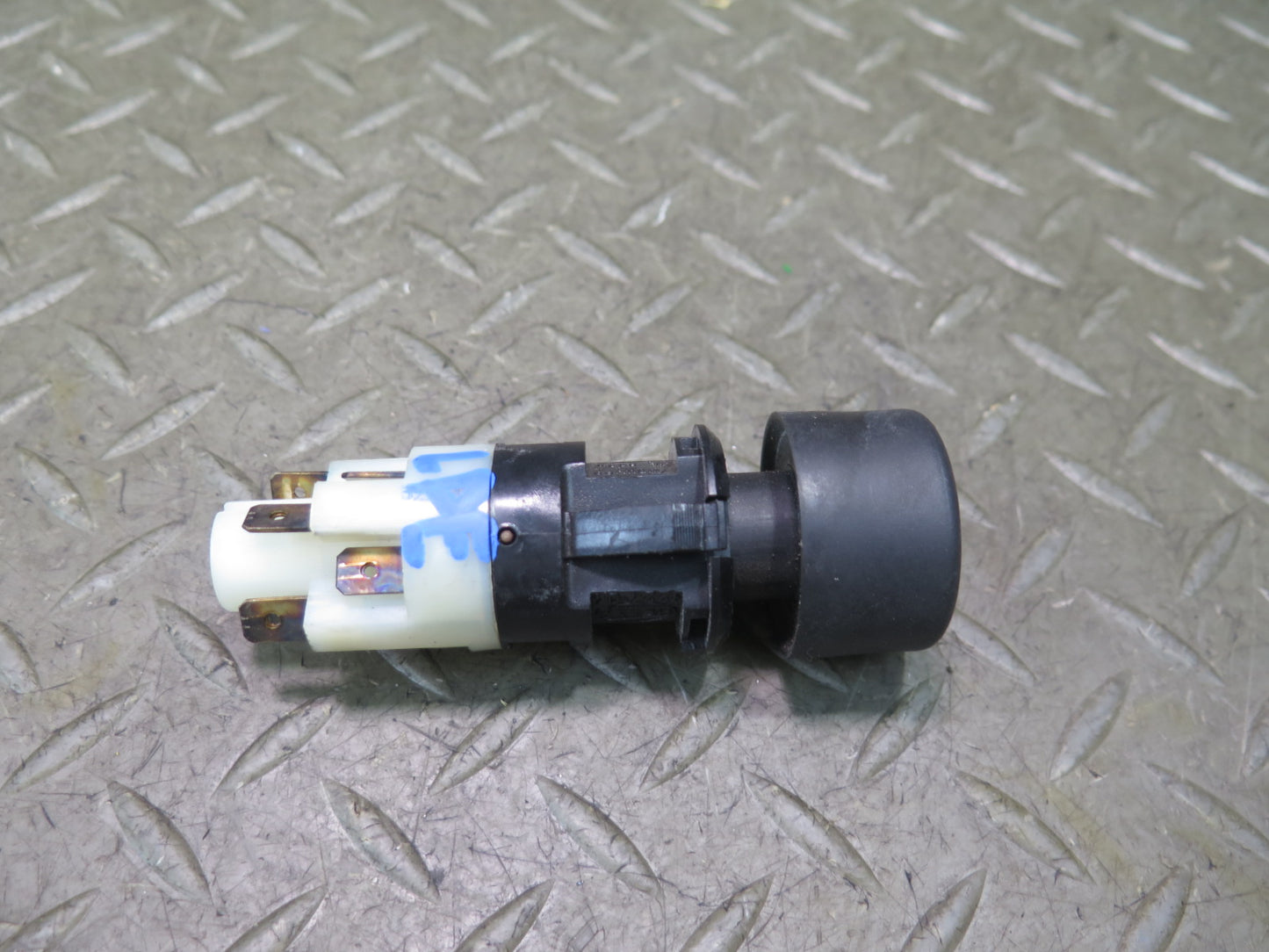1984-1991 Porsche 928 Hazard Warning Blinker Button Switch 92861310501