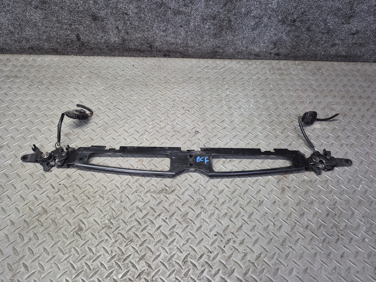 03-10 Bentley Continental GT Front Hood Bonnet Lock Latch Assembly 3W0823509G