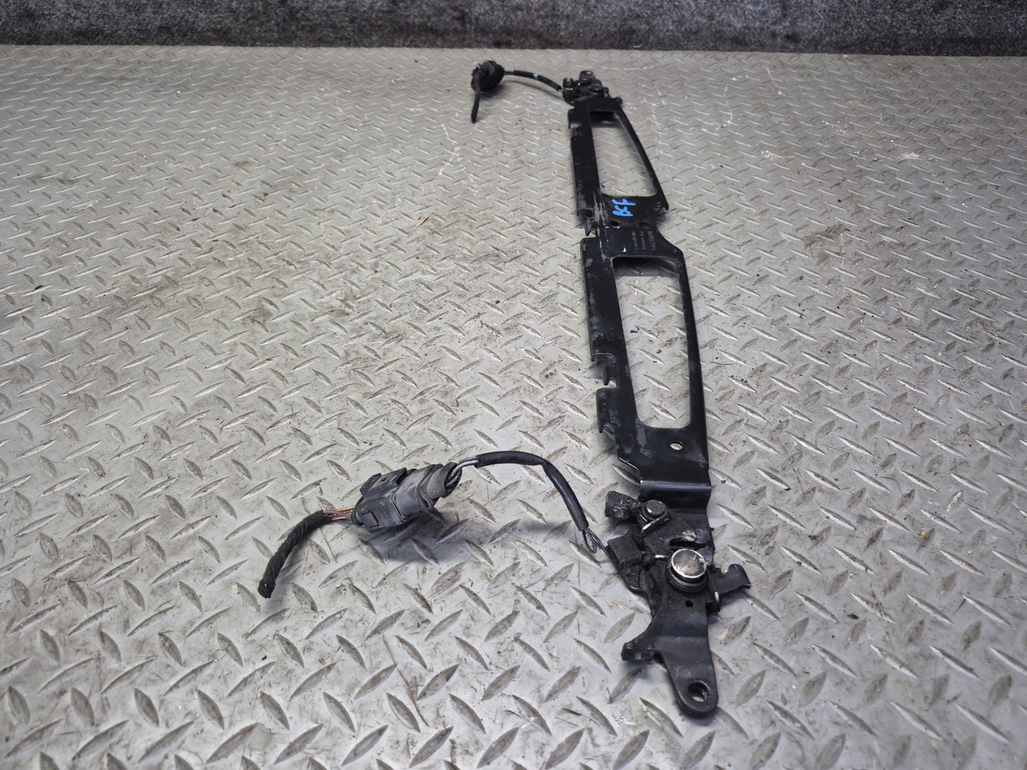 03-10 Bentley Continental GT Front Hood Bonnet Lock Latch Assembly 3W0823509G