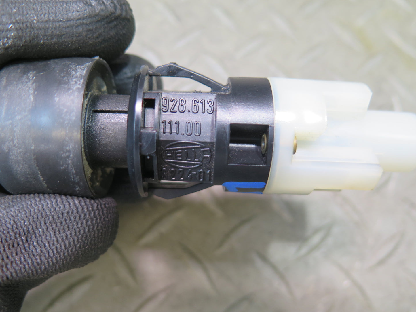 1984-1991 Porsche 928 Fog Light Lamp Button Switch 92861311100