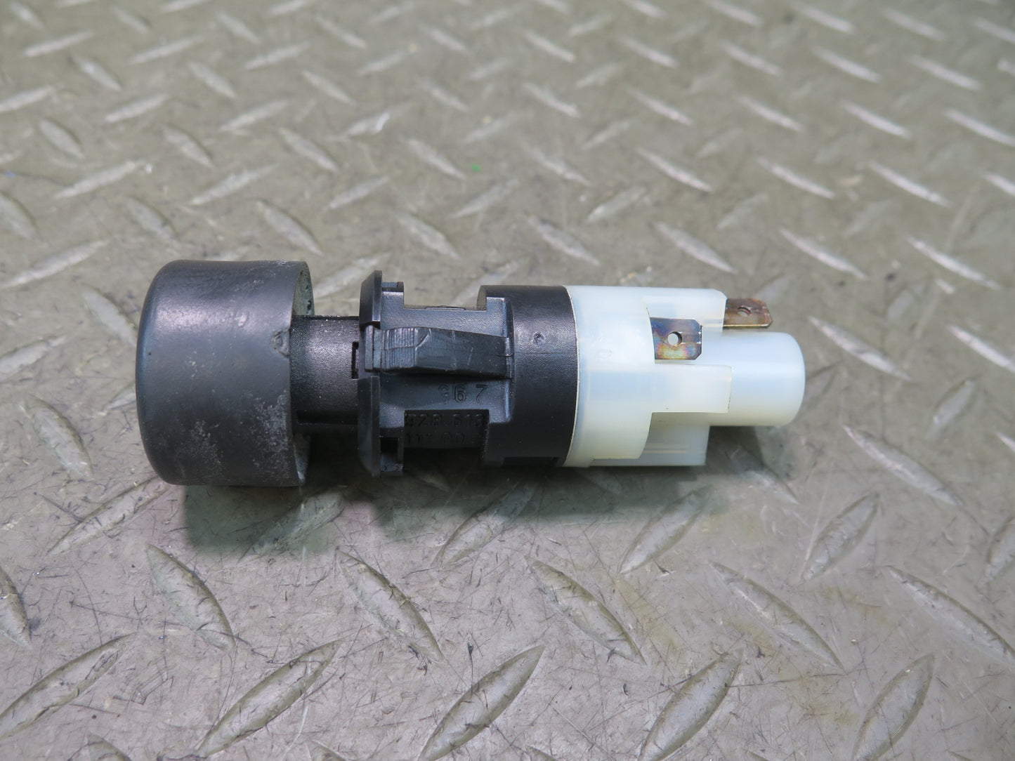 1984-1991 Porsche 928 Fog Light Lamp Button Switch 92861311100