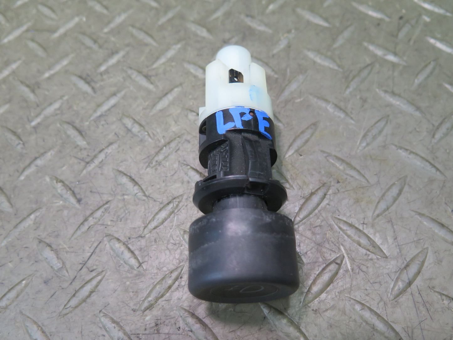 1984-1991 Porsche 928 Fog Light Lamp Button Switch 92861311100