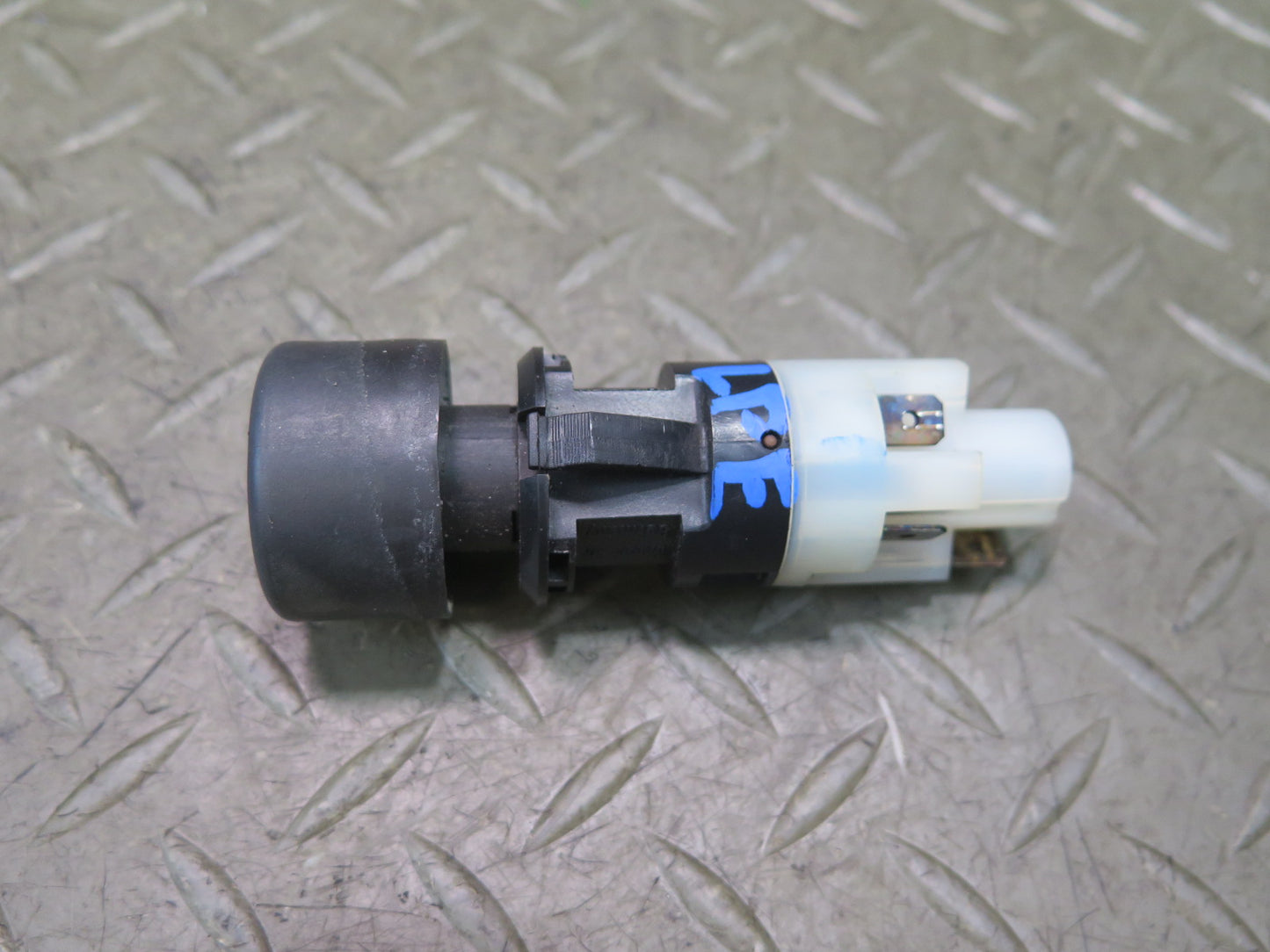 1984-1991 Porsche 928 Fog Light Lamp Button Switch 92861311100