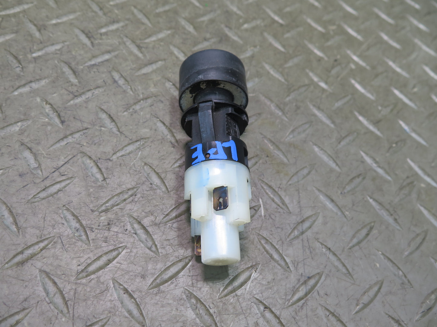 1984-1991 Porsche 928 Fog Light Lamp Button Switch 92861311100