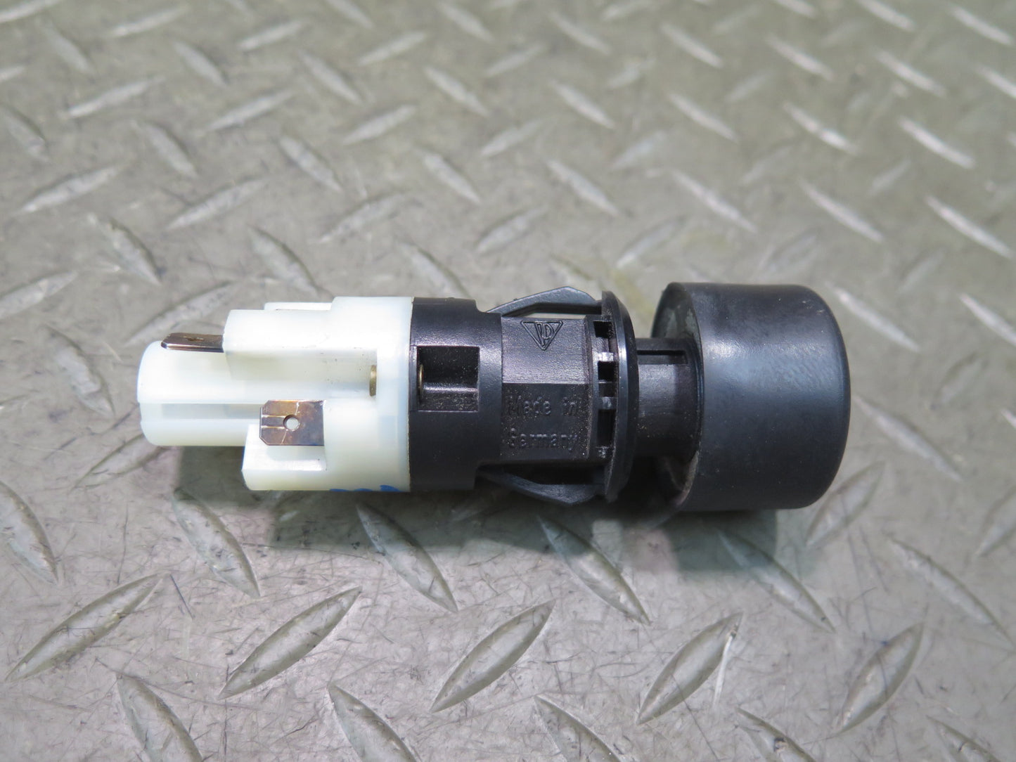 1984-1991 Porsche 928 Odometer Trip Reset Button Switch 92861312500
