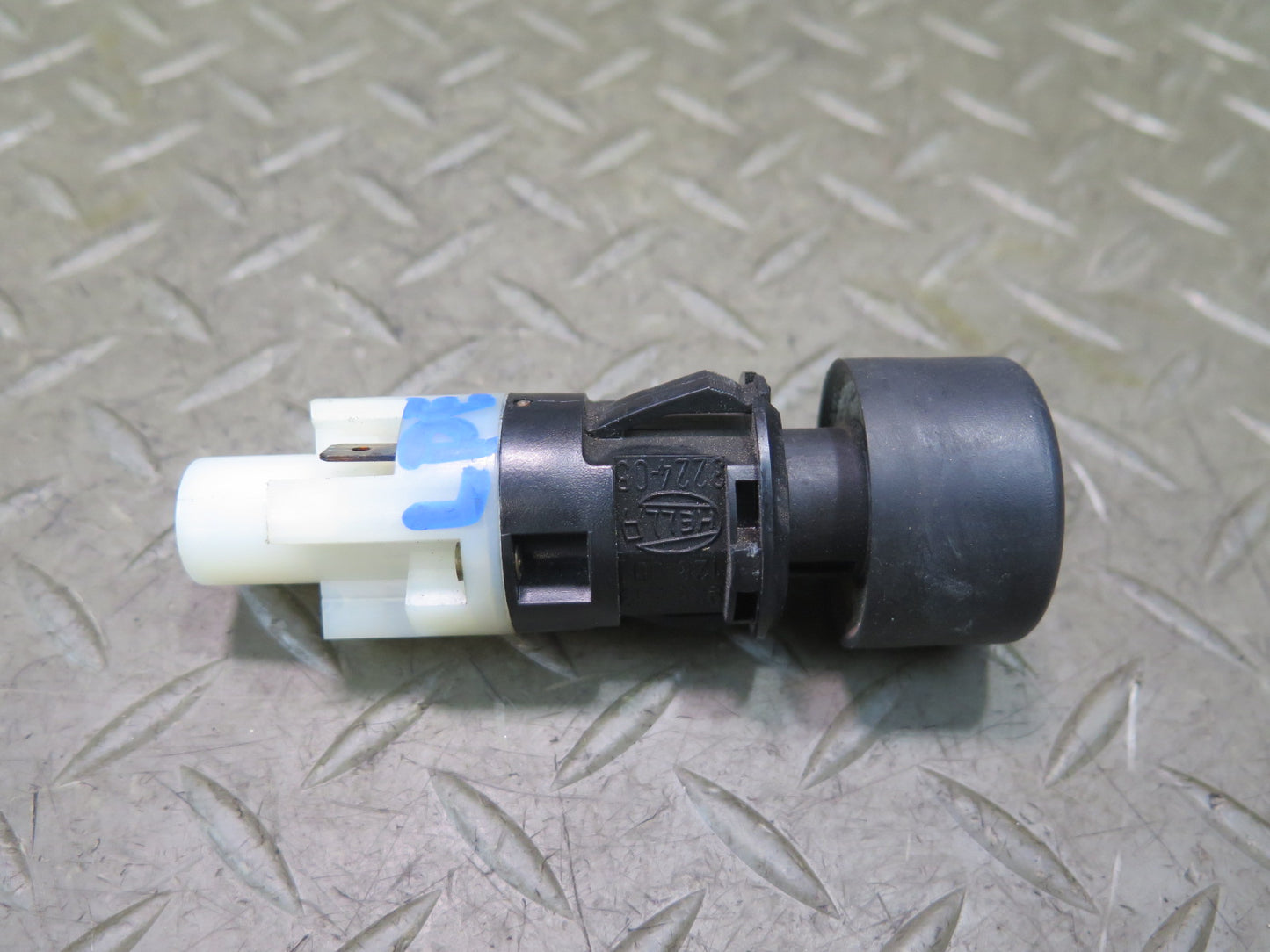 1984-1991 Porsche 928 Odometer Trip Reset Button Switch 92861312500