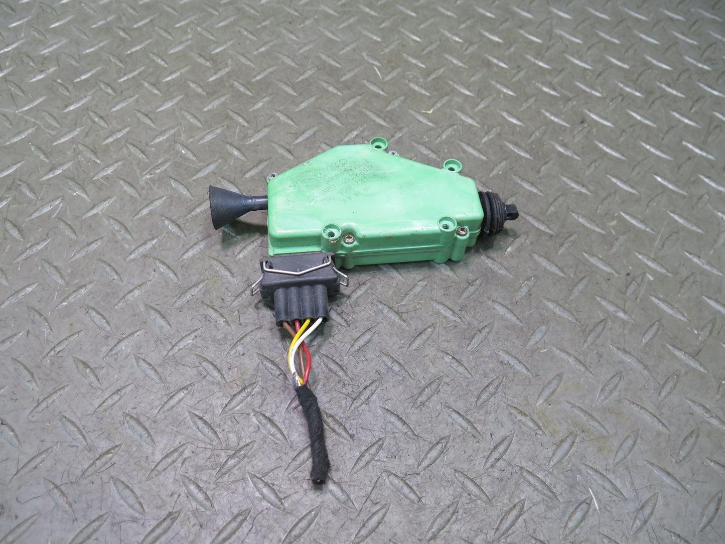 97-03 VW Eurovan T4 Door Lock Central Locking Motor Actuator 7D0959781A OEM
