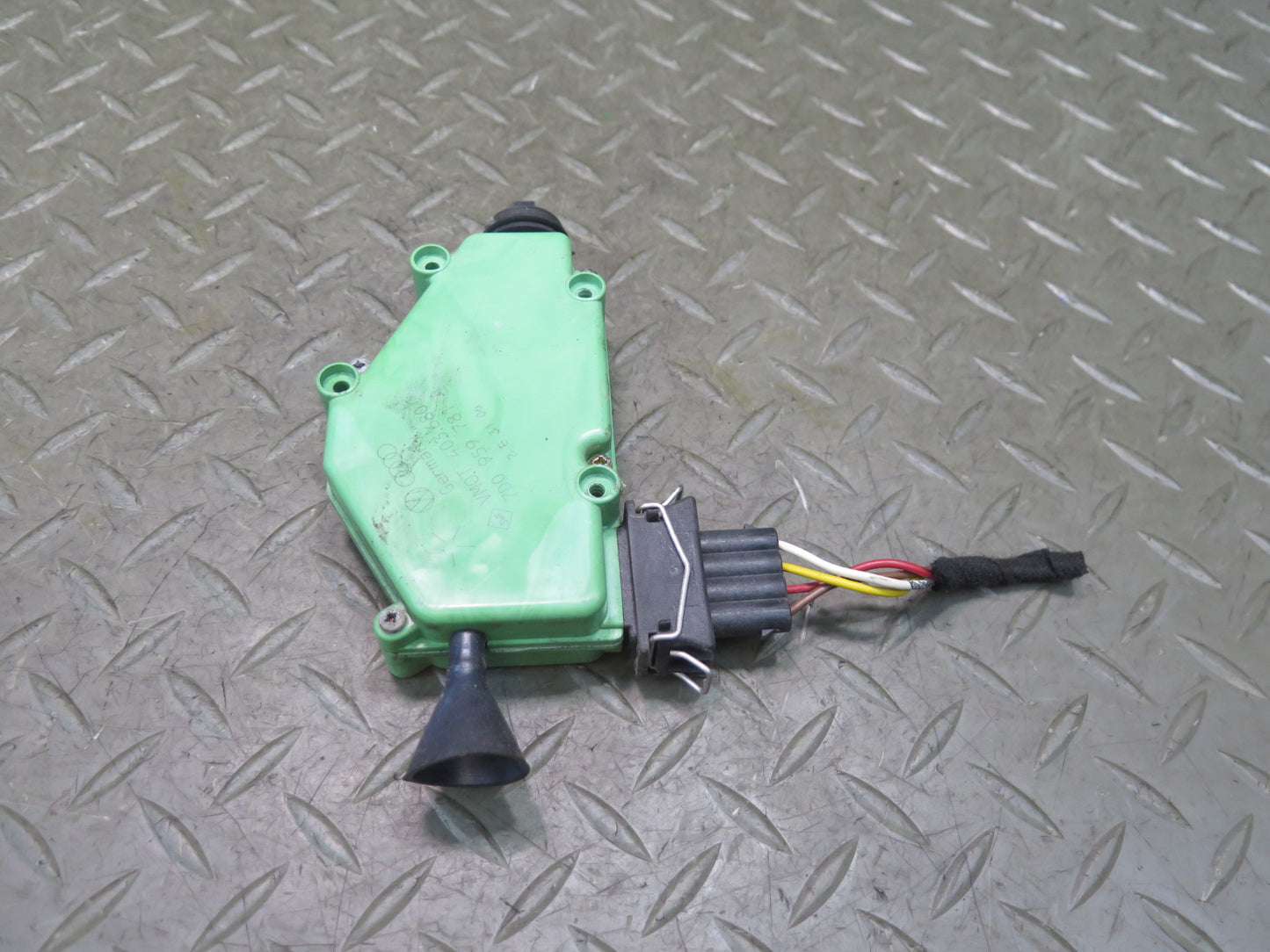 97-03 VW Eurovan T4 Door Lock Central Locking Motor Actuator 7D0959781A OEM