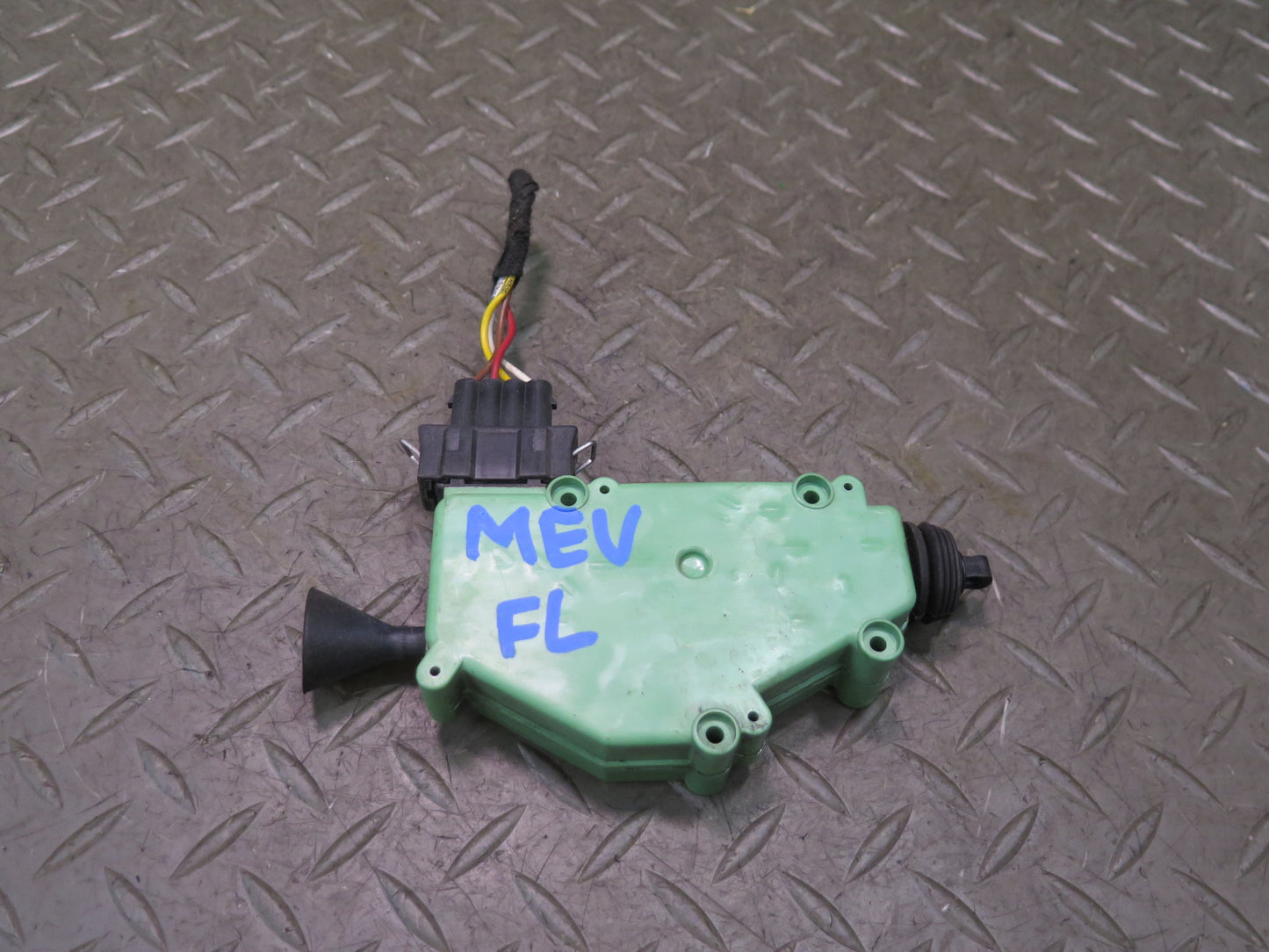 97-03 VW Eurovan T4 Door Lock Central Locking Motor Actuator 7D0959781A OEM